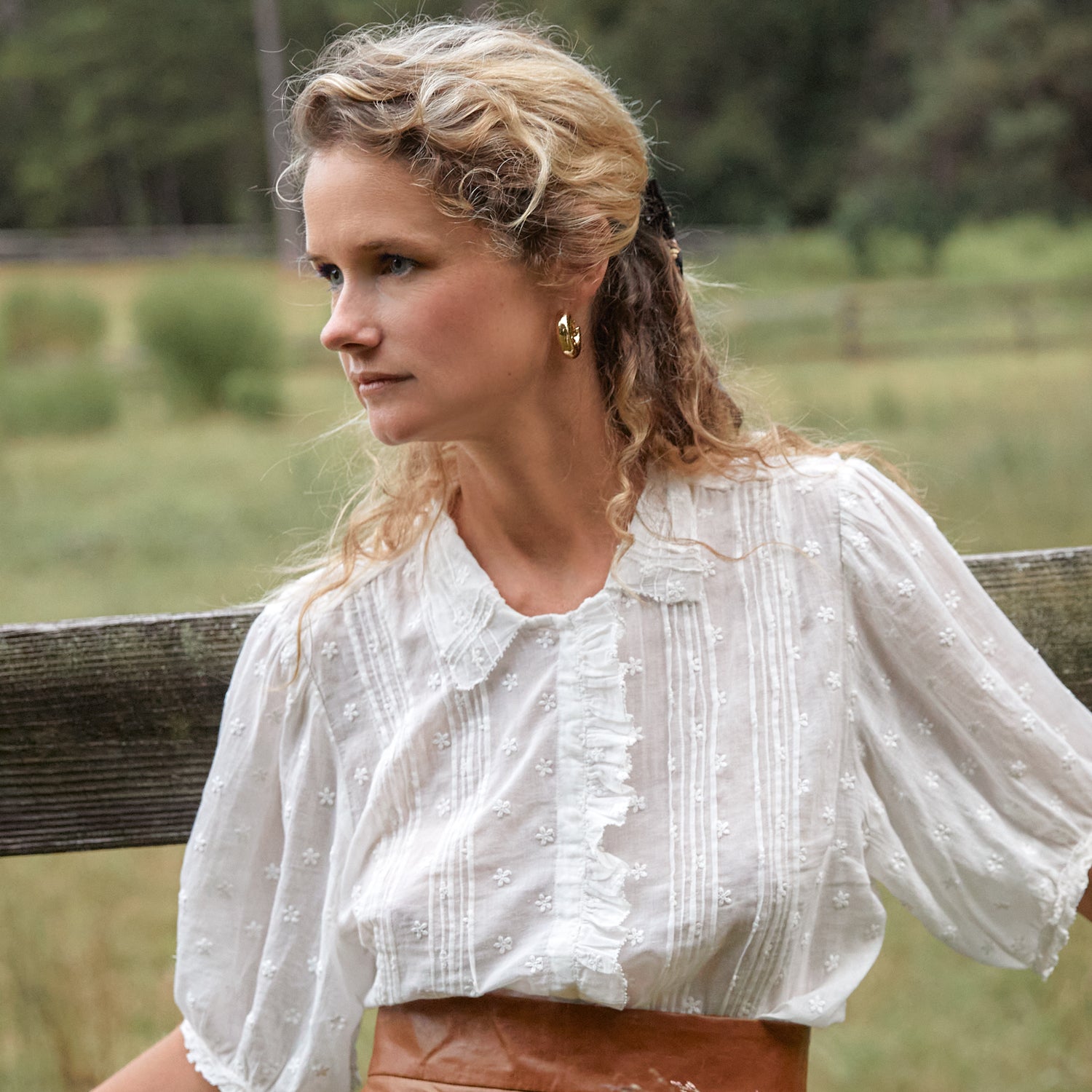 Is It Better to Wear Silver Earrings or Gold Earrings?