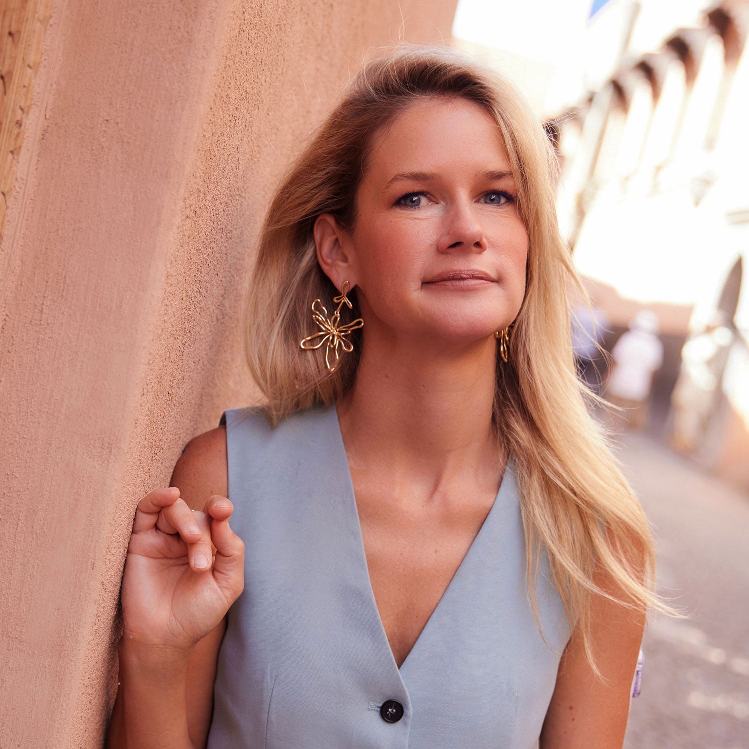 Gold Earrings: Timeless Elegance Through the Ages