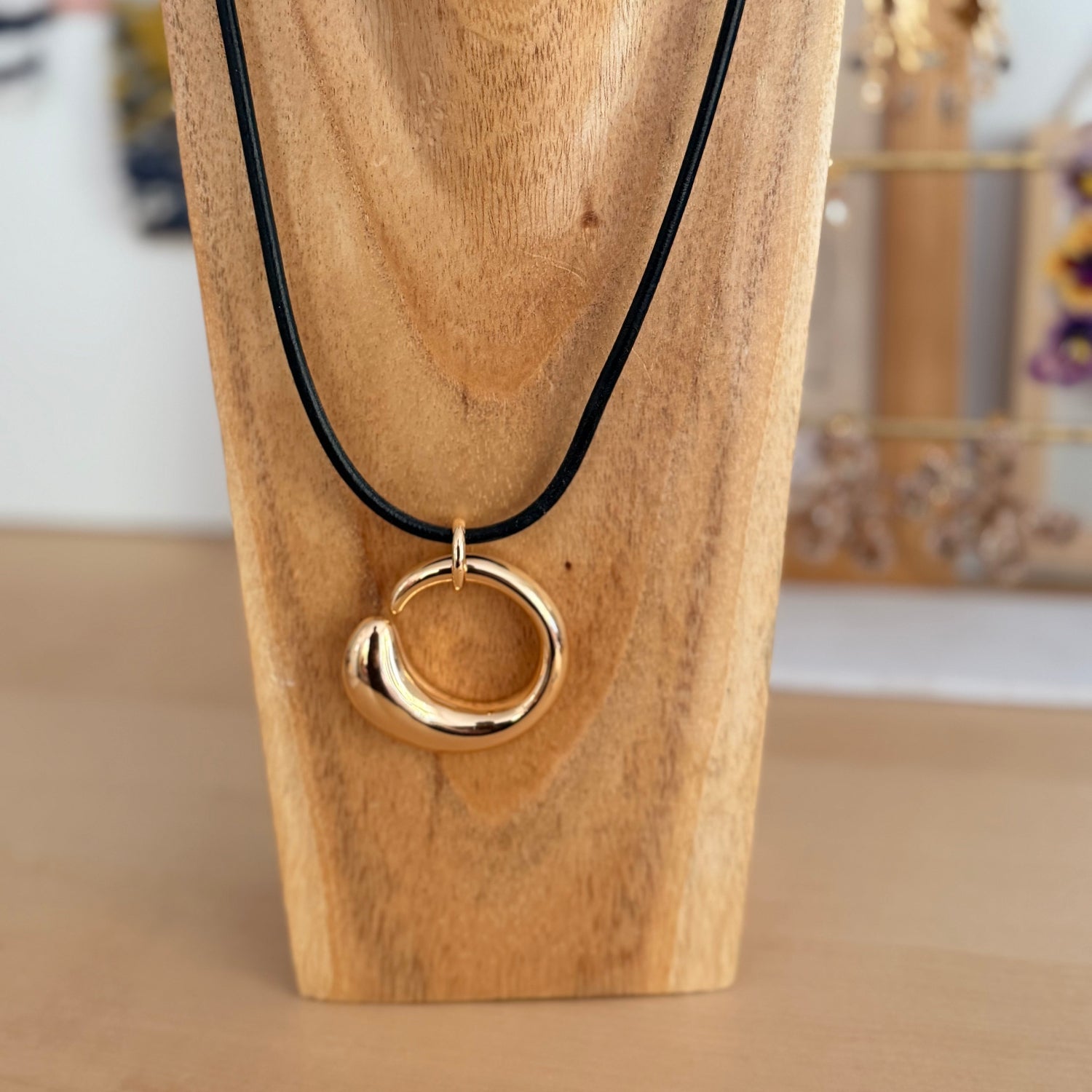 Solara Pendant Necklace